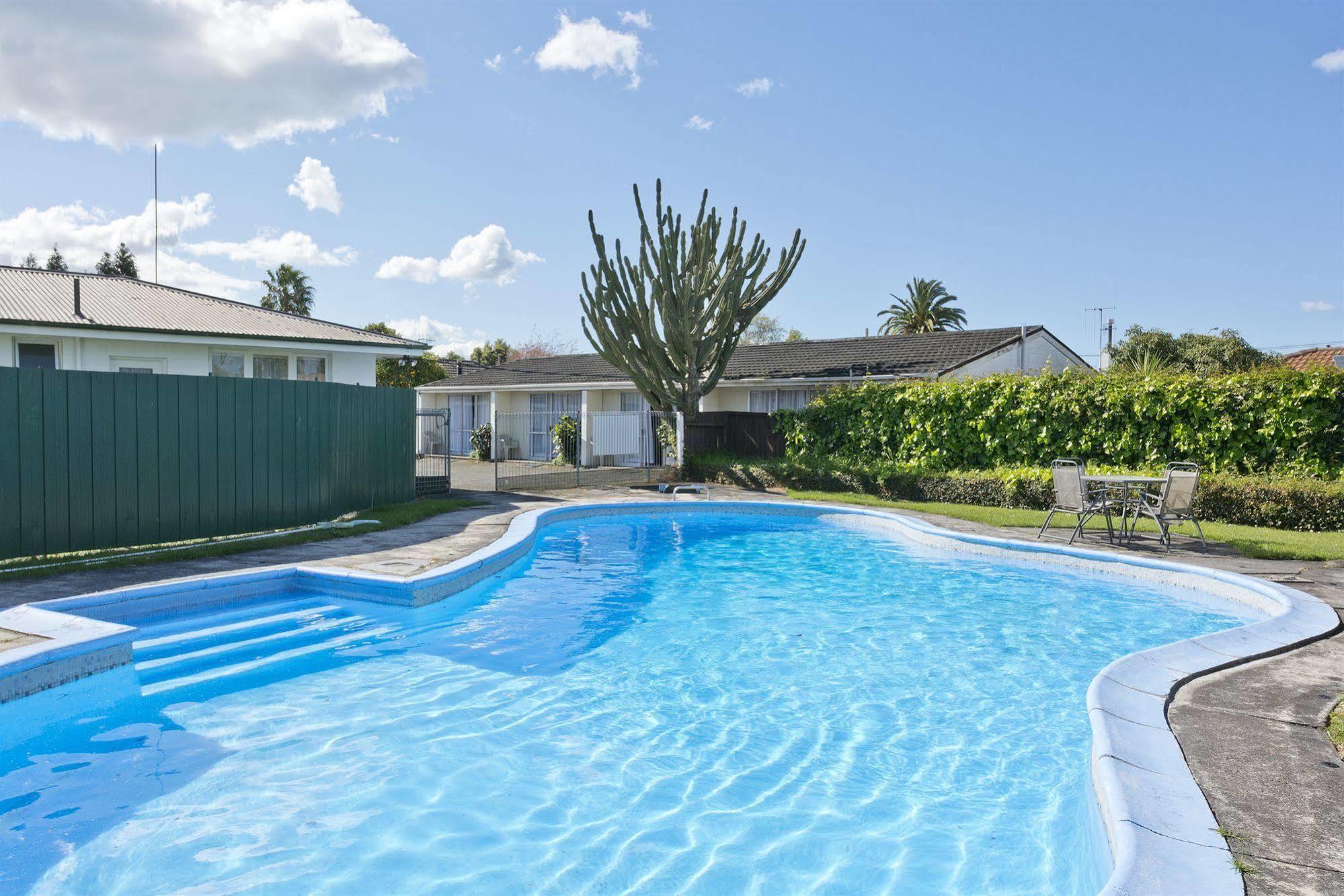 Garden Court Motel Tauranga Exterior photo