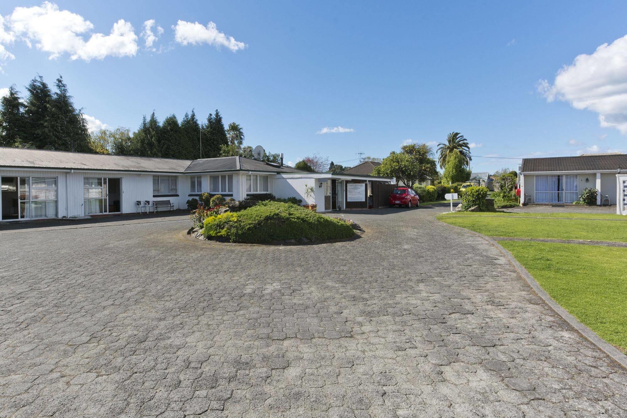 Garden Court Motel Tauranga Exterior photo